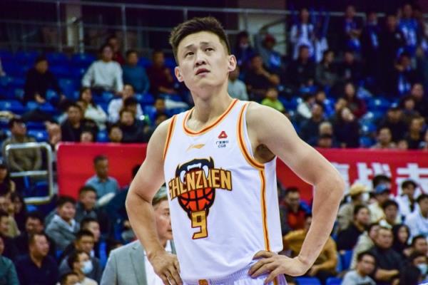 教練教你打籃球！周鵬13中10砍24分&生涯總得分升歷史第十三！