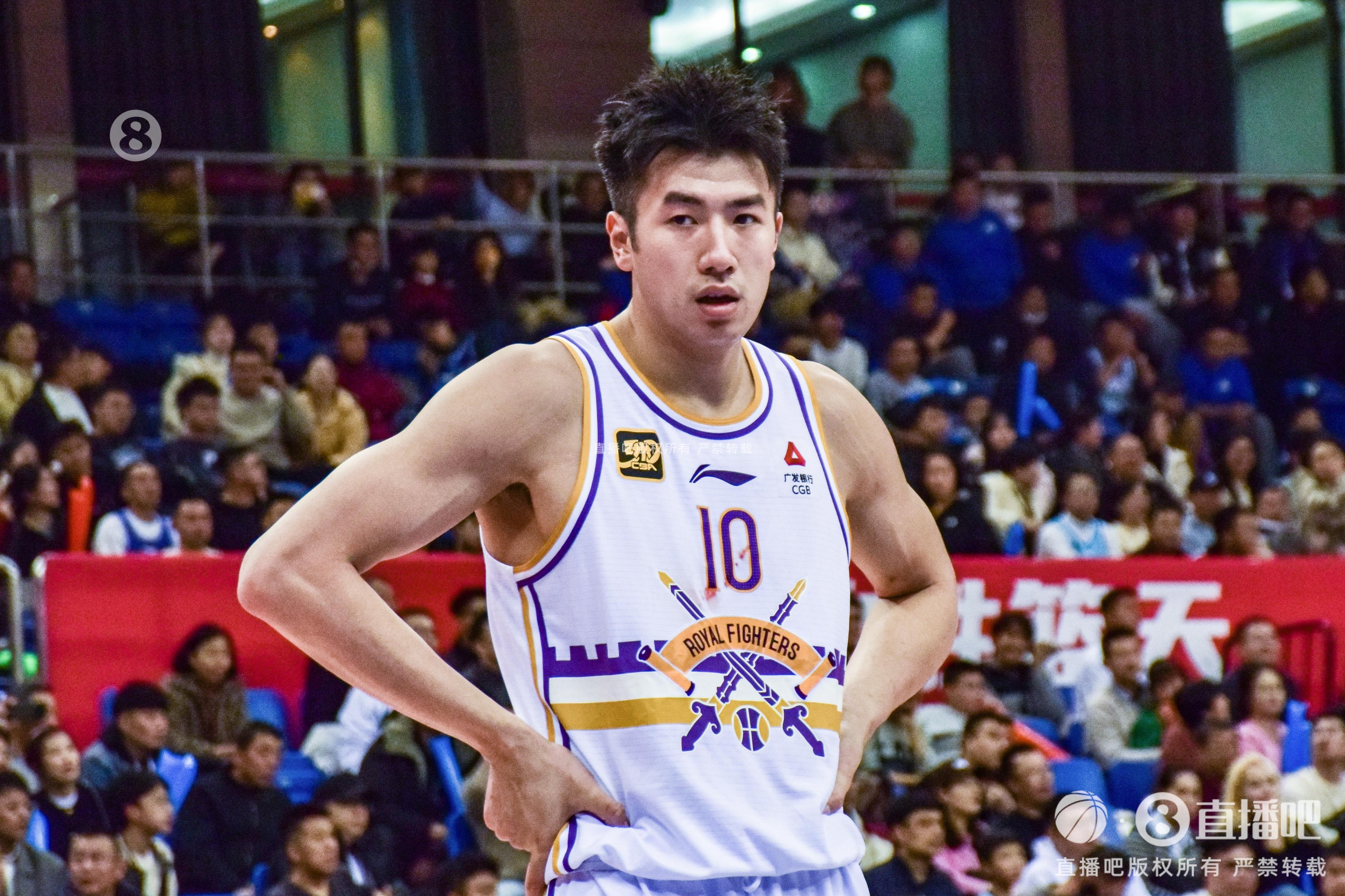 高效表現(xiàn)難救主！鄒雨宸11中8拿下21分7籃板